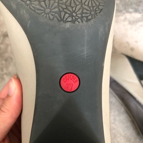 CAMPER Lt Gray Patent Leather Bow Peep Toe Heels - Picture 5 of 11